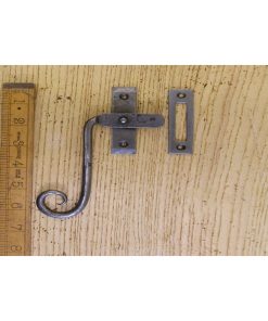 CASEMENT FASTENER CURLY LEFT HAND TAIL H/FORGED ANT IRON4.5