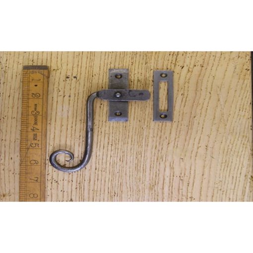 CASEMENT FASTENER CURLY LEFT HAND TAIL H/FORGED ANT IRON4.5