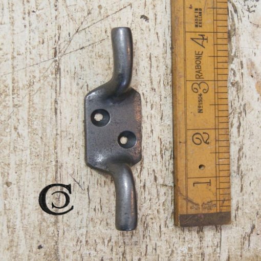 CLEAT HOOK DOUBLE (FOR AIRER) CAST ANT IRON 4 / 100MM