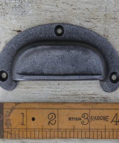 CUP HANDLE ROUND LIPPED LUGS CAST ANT IRON 40 X 100MM