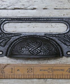 CUP LABEL FRAME TRAY HANDLE CAST ANTIQUE IRON 100MM / 4