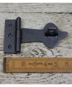 HASP & STAPLE SPEARHEAD CAST ANTIQUE IRON 150MM / 6