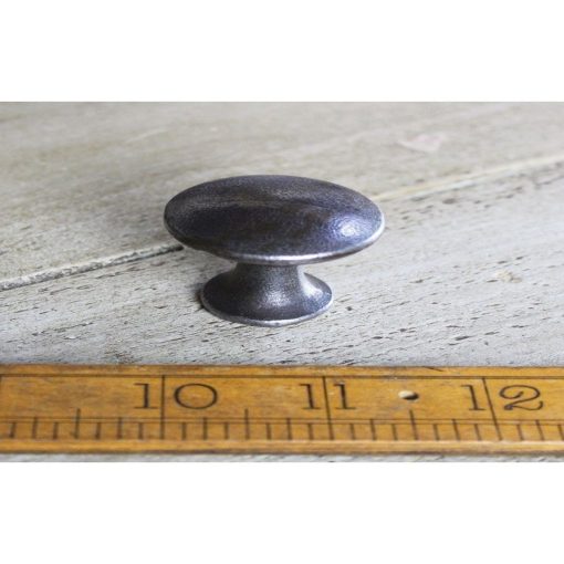 KNOB CURVED TOP CAST ANT IRON 35MM DIA