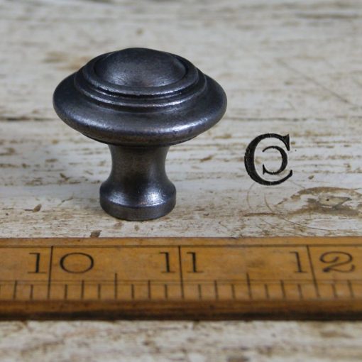 KNOB DOMED WITH CIRCULAR RINGS ANT IRON 36MM 05.086D.AI.40