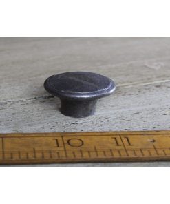 KNOB – HAMMERED TOP CAST WAXED ANTIQUE IRON 30MM DIA