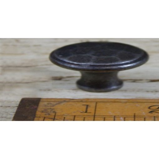 KNOB – HAMMERED TOP CAST WAXED ANTIQUE IRON 35MM DIA