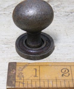 KNOB OVAL KNOB & BACK PLATE CAST ANT IRON 1.5 IF OOS USE 30