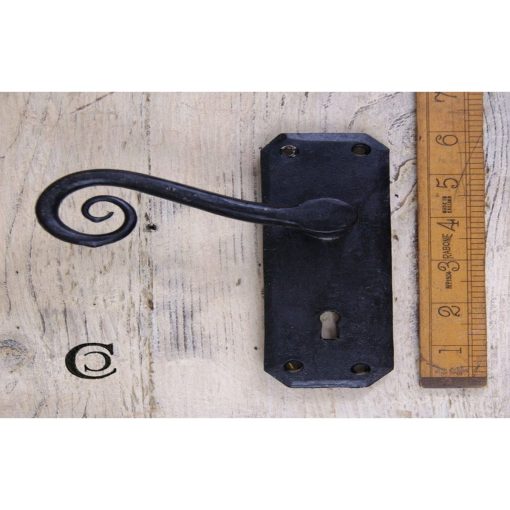LEVER LOCK HANDLE KEYHOLE CURLY TAIL BLACK WAX 125MM (PAIR)