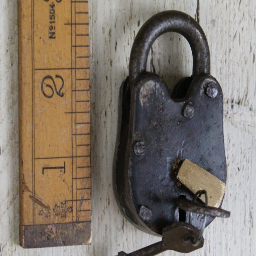 PADLOCK WITH 2 KEYS CAST ANTIQUE IRON 2.5 / 63MM