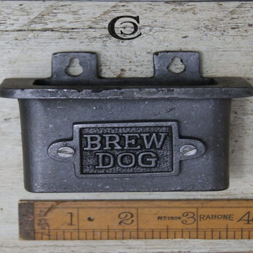 PLAQUE BREW DOG CAST ANT IRON (FITS CAP CATCHER)