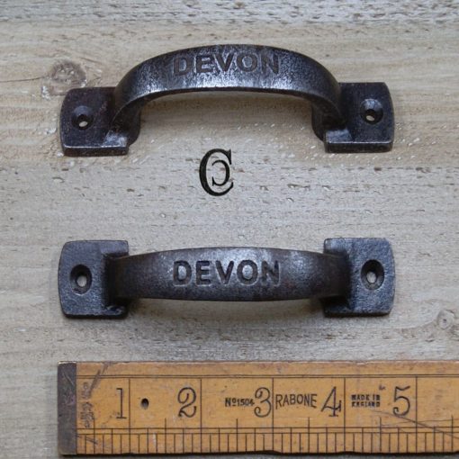 SQUARE D HANDLE HORIZONTAL DEVON HORIZONTAL ANT IRON 120MM