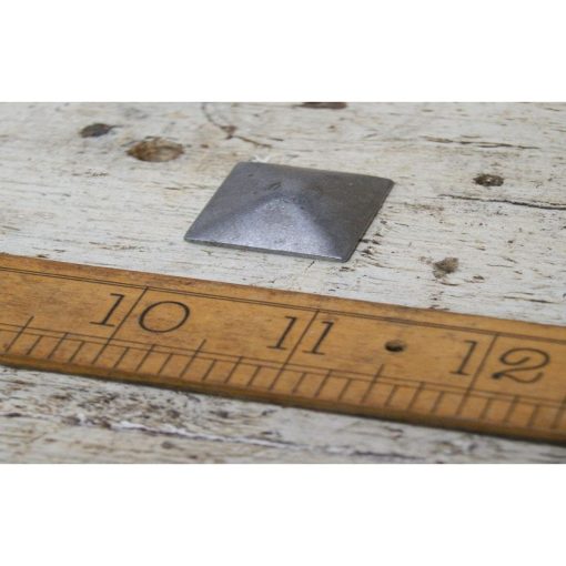 STUD / NAIL SQUARE PLAIN WAXED ANTIQUE IRON 25MM