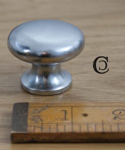 Knob Shaker Type Brushed Nickel on Iron 35mm (Scratched)